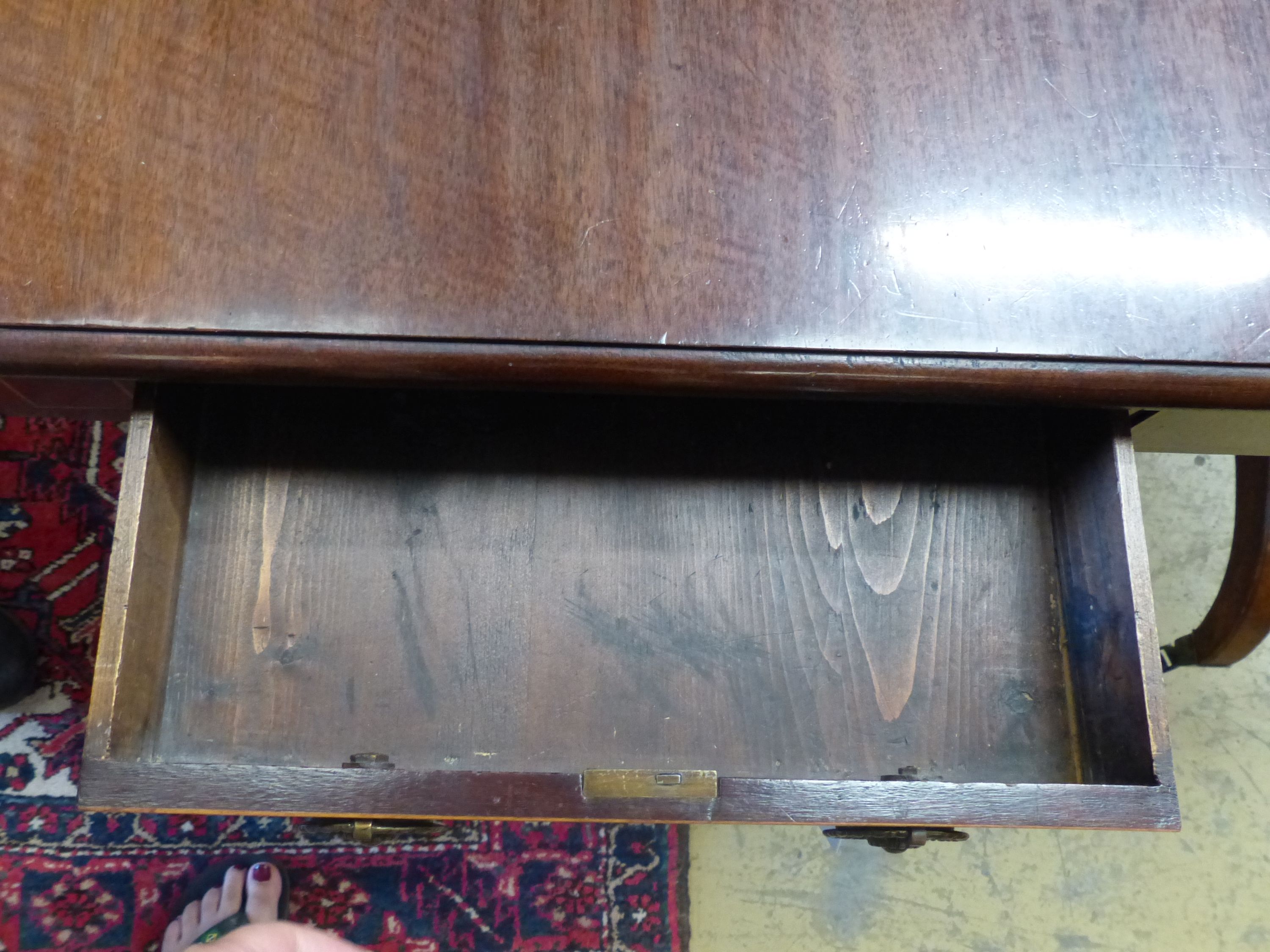 A 19th century mahogany sofa table, 150cm extended, depth 66cm, height 73cm